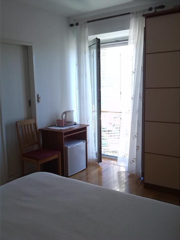 Rooms Katica コルチュラ 部屋 写真